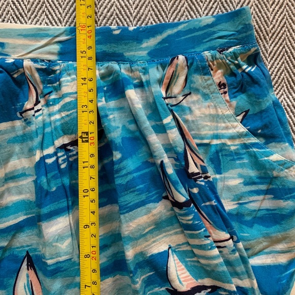 Surfs up! Cute mini skirt w/pockets! - Picture 5 of 5